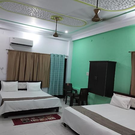 Hotel Chandrasha Villa Ayodhya Dham Ram Mandir 600 Meter Экстерьер фото