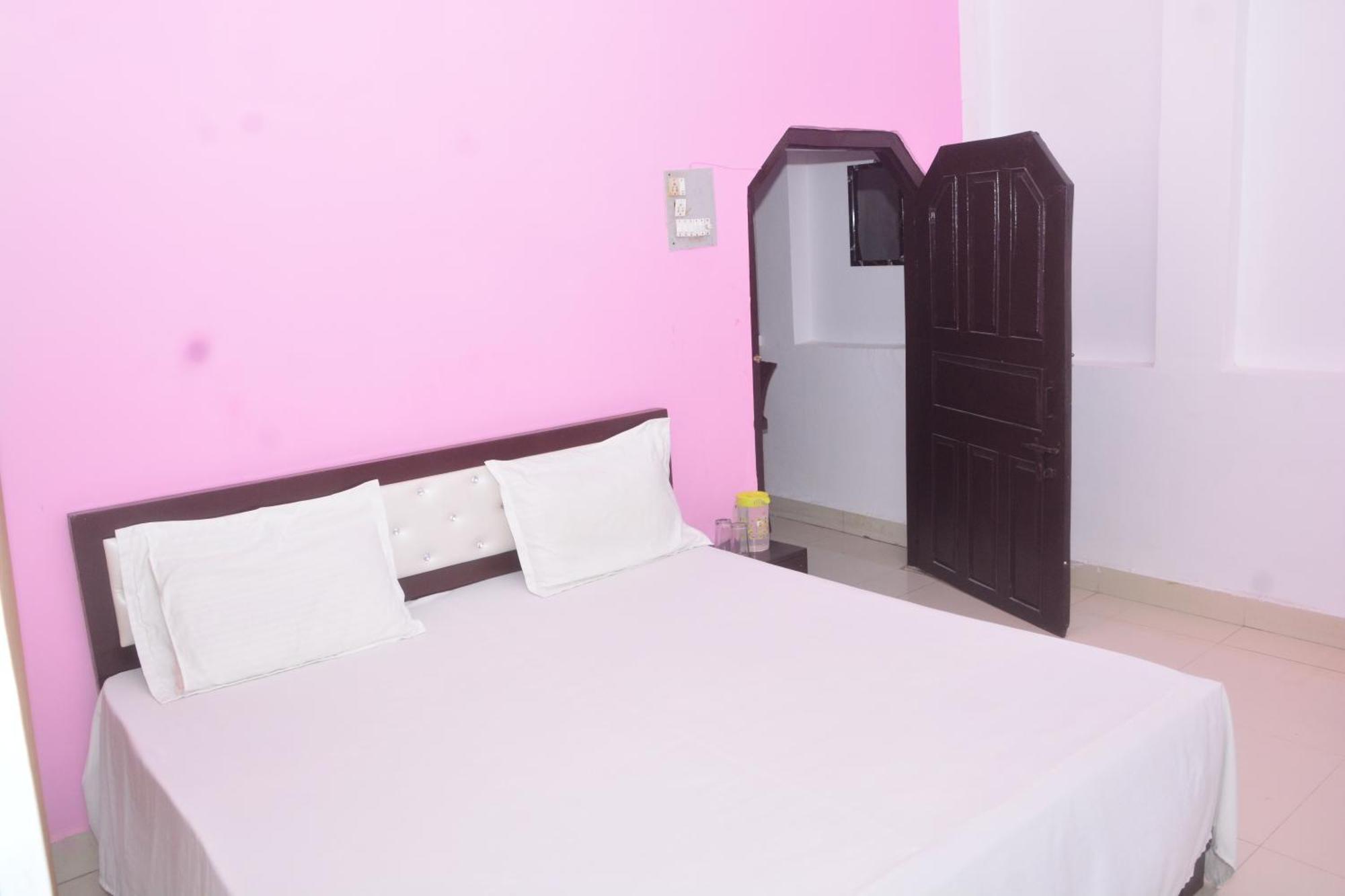 Hotel Chandrasha Villa Ayodhya Dham Ram Mandir 600 Meter Экстерьер фото