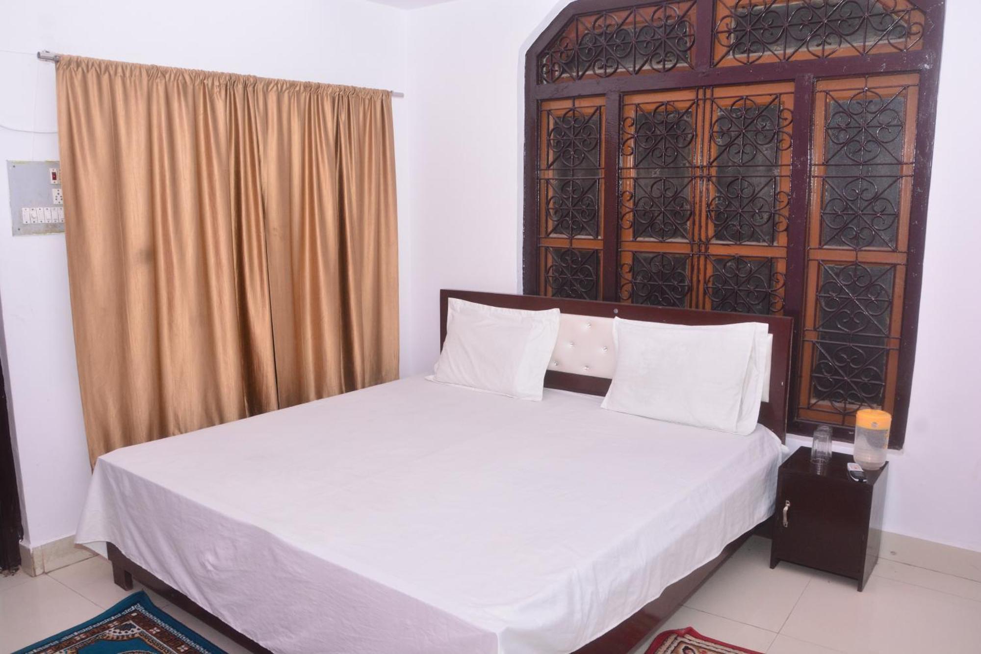 Hotel Chandrasha Villa Ayodhya Dham Ram Mandir 600 Meter Экстерьер фото